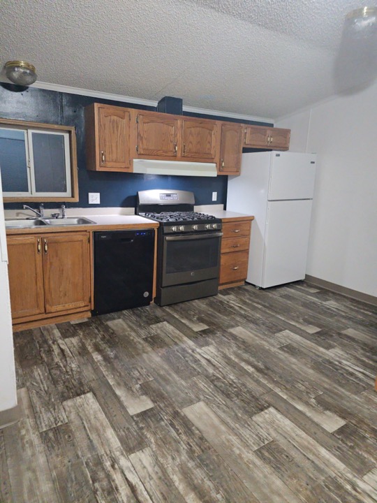 Kitchen with gas range